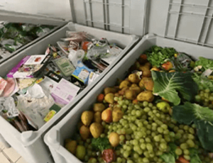 Le supermarché Intermarché de Saint-Cyprien (42) respecte l’obligation de valorisation des biodéchets en   souscrivant à l’offre de Veolia.