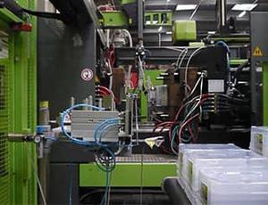 Sundis utilise du plastique recyclé post-consumer (PCR) pour la fabrication de ses produits de rangement.