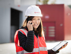 Veolia se pose comme partenaire de confiance pour la gestion du tri et la valorisation de vos déchets dans les entreprises et industries.