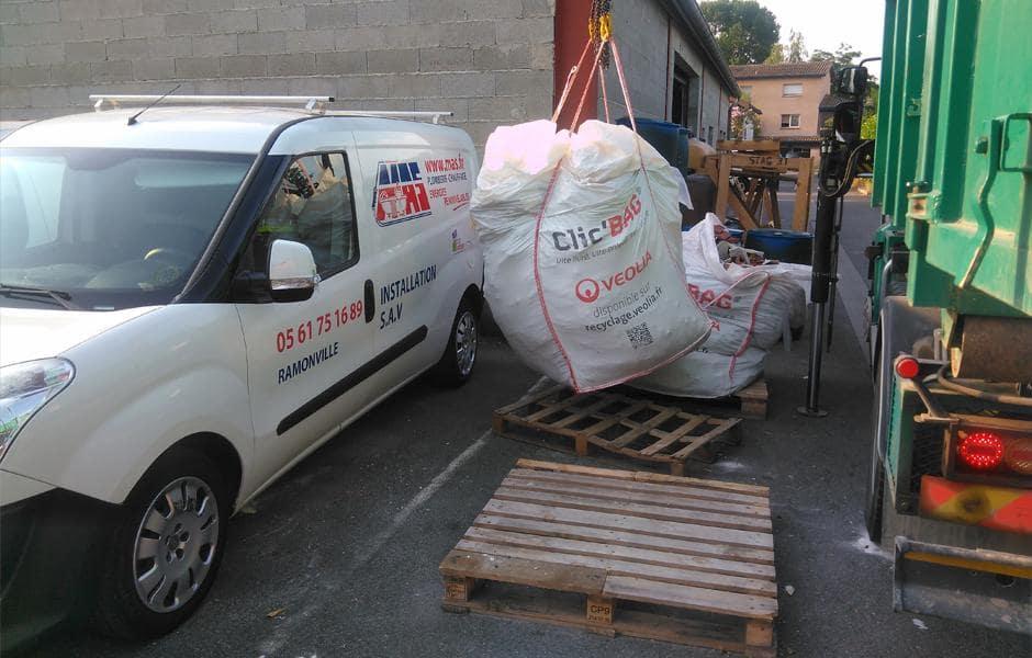 Le big bag Clic’Bag limite l’encombrement et est facilement collecté même dans les configurations les plus exiguës.