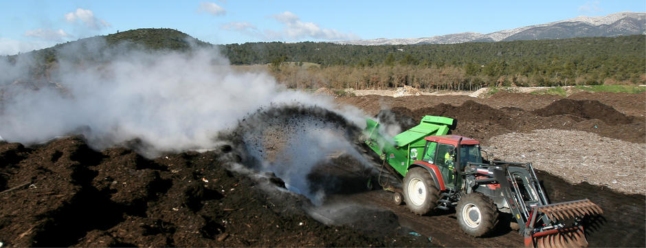 Sur l’aire toulonnaise, Veolia collabore avec le SITTOMAT pour valoriser les déchets verts en compost ou en énergie grâce à la chaufferie de la Gardanne.