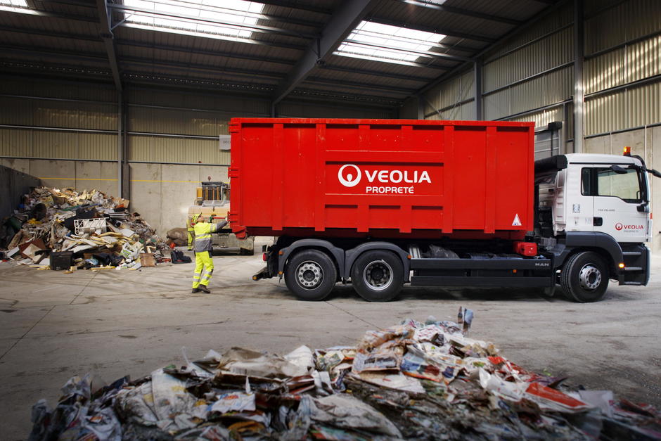 Veolia à Trignac trie et valorise les déchets