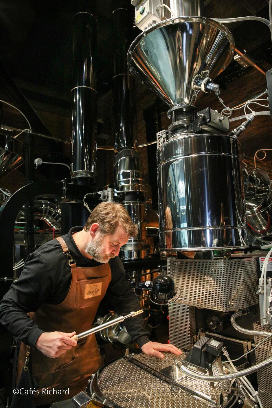 Très engagé dans la réduction et le recyclage de ses déchets, le torréfacteur Cafés RIchard confie à Veolia le traitement de ses déchets, valorisés à 80 % - Photo (c) Cafés Richard.