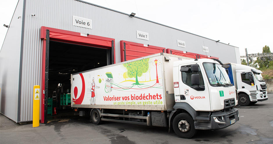 Veolia collecte les biodéchets de Cafés RIchard dans le cadre d'une tournée hebdomadaire mutualisée et optimisée regroupant plusieurs entreprises d'IDF.