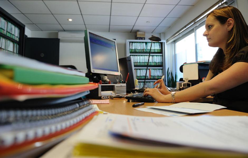 Papiers de bureau et documents confidentiels