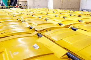 Bacs roulants et colonnes en plastique hors service redeviennent des bacs neufs.