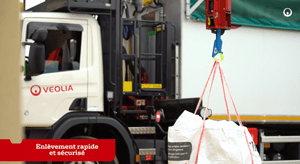 Clic’BAG Veolia simplifie la collecte des déchets de chantier avec un nouveau big bag facile à installer, à remplir et à évacuer.