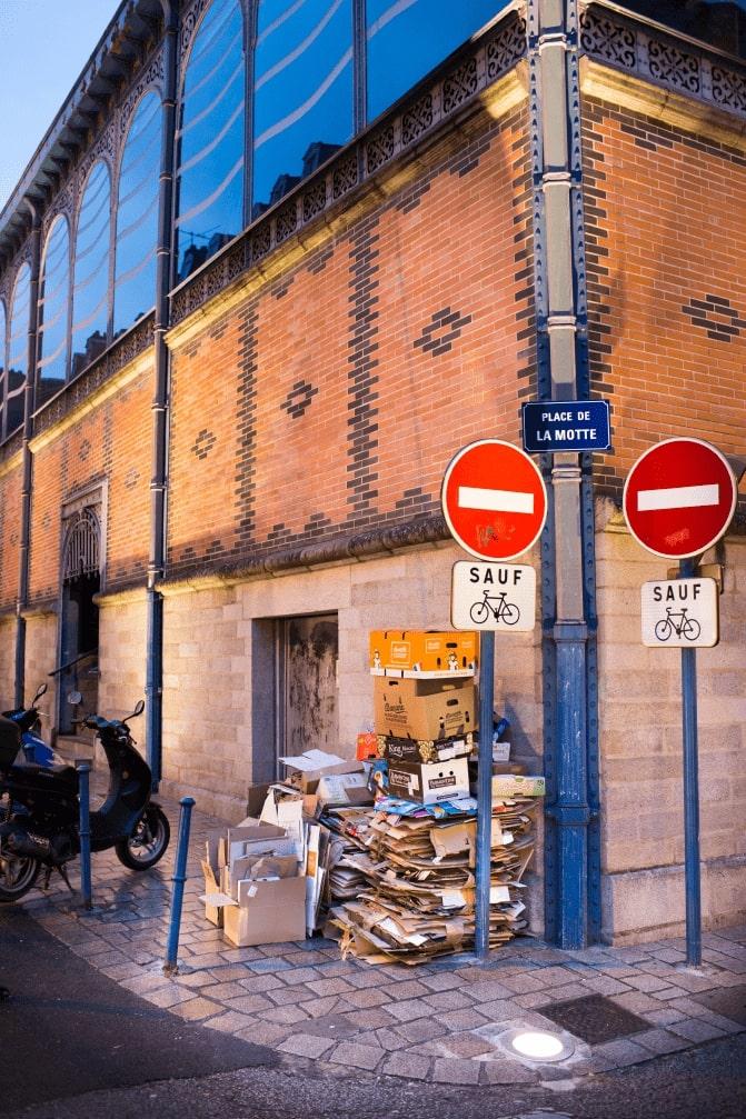 Et si les camions qui livrent les commerces en ville assuraient aussi la collecte des papiers, cartons, emballages plastiques, papiers, palettes et cintres ?