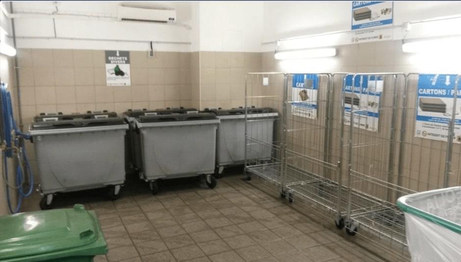Les Terrasses du Port ont prévu, dès la conception du centre commercial, des locaux de pré-collecte des déchets ainsi qu’une aire de tri fermée installée en sous-sol.
